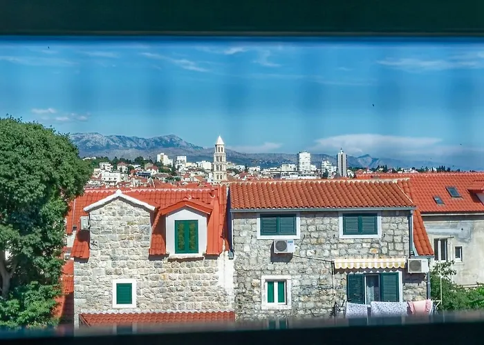 Будинок відпочинку House Rose In Center Спліт