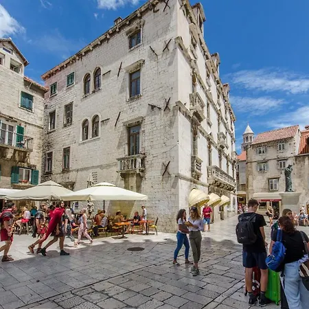 House Rose In Center 別荘 スプリト