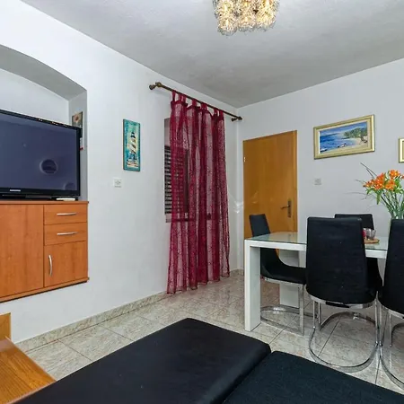 House Rose In Center